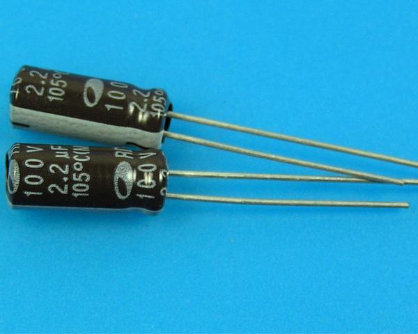 2,2uF/100V - 105°C Samwha RD   kondenzátor elektrolytický