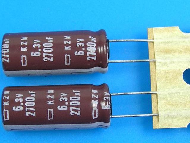 2700uF/6,3V - 105°C Nippon  KZM kondenzátor elektrolytický, low ESR, long life, high ripple current