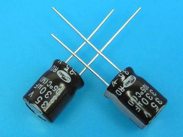 330uF/35V - 105°C Samwha RD   kondenzátor elektrolytický