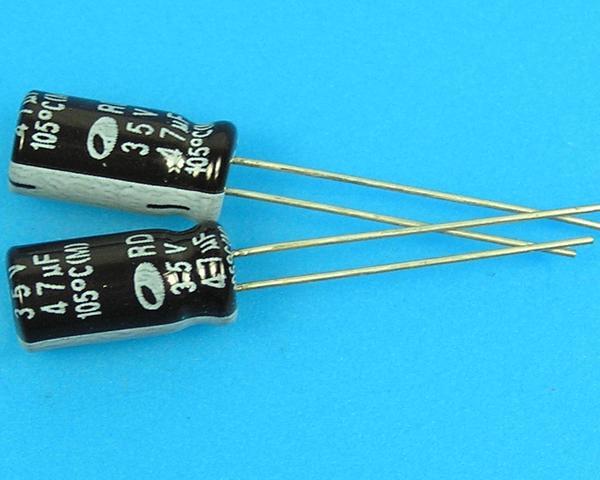 47uF/35V - 105°C Samwha RD   kondenzátor elektrolytický