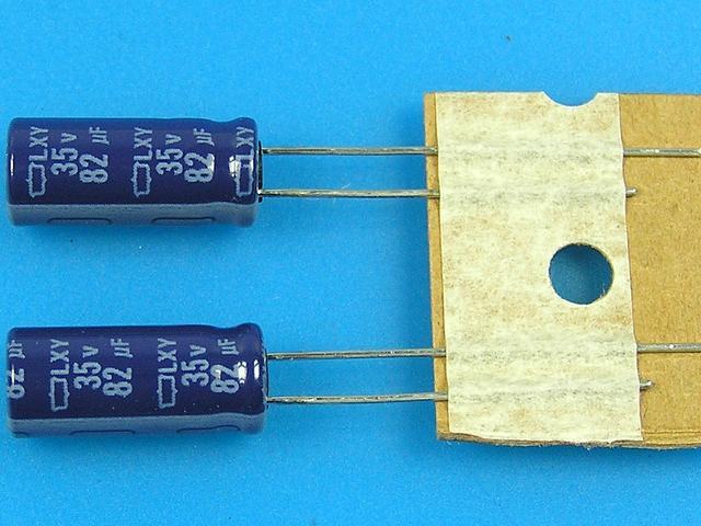 82uF/35V - 105°C Nippon  LXY   kondenzátor elektrolytický, low ESR