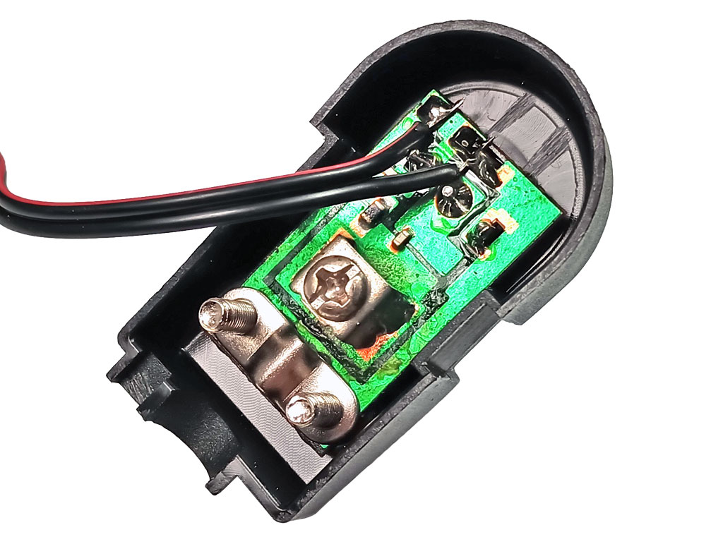 Anténní napaječ 12V / 100mA s výhybkou pro anténní zesilovače LX IEC stabilizovaný