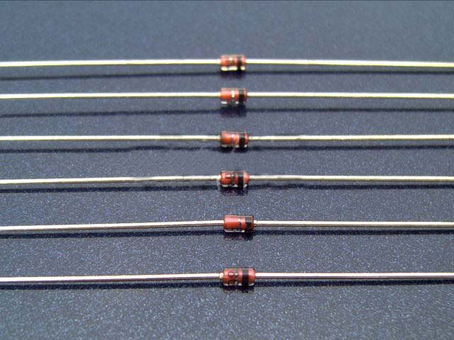 BAT83S    VISHAY schottkyho dioda