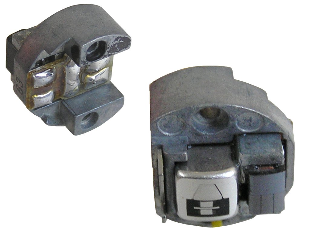 Hlava stereo reverzní 240 ohm otočná  včetně mazací hlavy, kazetové magnetofony Toshiba