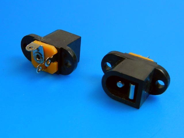 Konektor napájecí 5.5 x 2.5mm - do panelu, límec (2otvory), pájecí PC-011