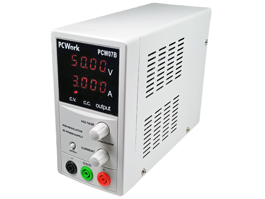 Laboratorní napájecí zdroj PCW07B DC 0–50 V / 3 A, CV/CC, 4místný LED displej