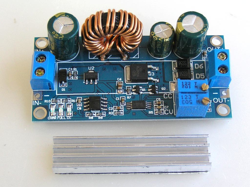 Modul nastavitelného zdroje  STEP-DOWN + STEP-UP 5 - 30V / 1,2 - 30V  3A (4A)  s nastavením CV/CC,  univerzální použití