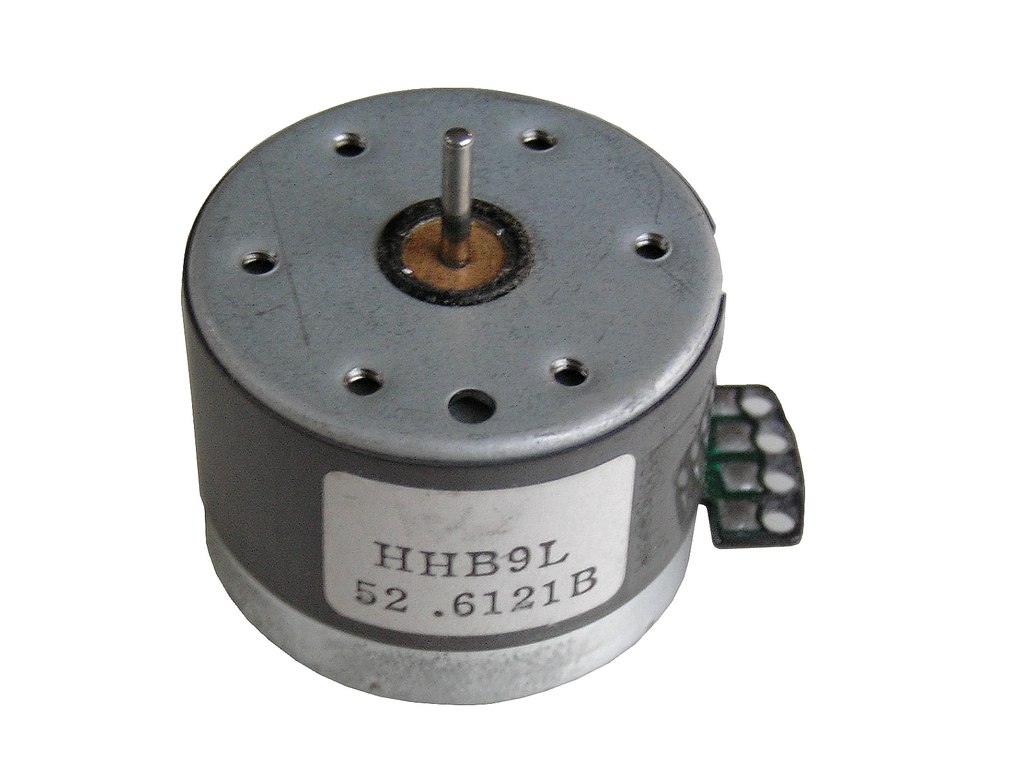 Motor magnetofonu 9V  CCW levotočivý Sharp HHB9L dvourychlostní