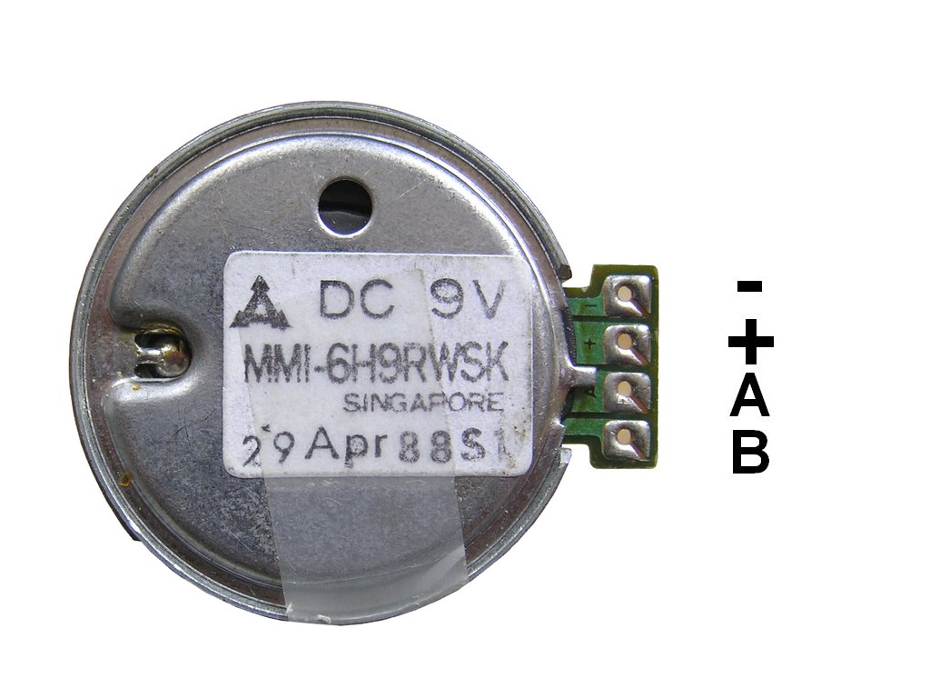Motor magnetofonu 9V  CW pravotočivý Mitsumi MMI-6H9RWSK dvourychlostní