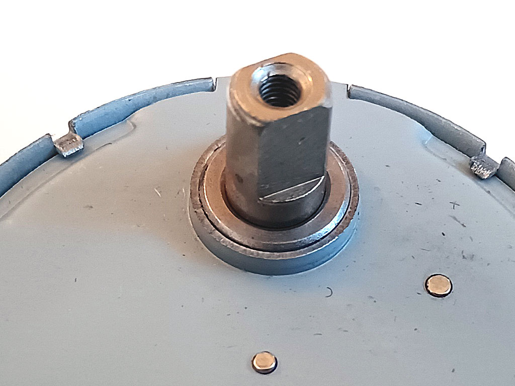 Motorek pro otáčení talíře do mikrovlnné trouby TYJ50-8A7F 251200300914 SHARP