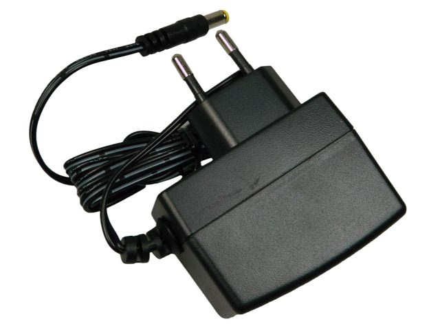 Napaječ univerzální impulzní 12V / 1A konektor 5.5x2.1mm