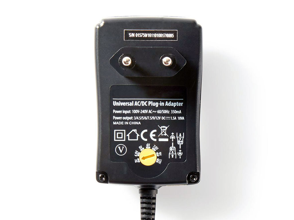 Napaječ univerzální impulzní 3 / 4.5 / 5 / 6 / 7.5 / 9 / 12 V DC 1.5 A typ ACPA002 Nedis