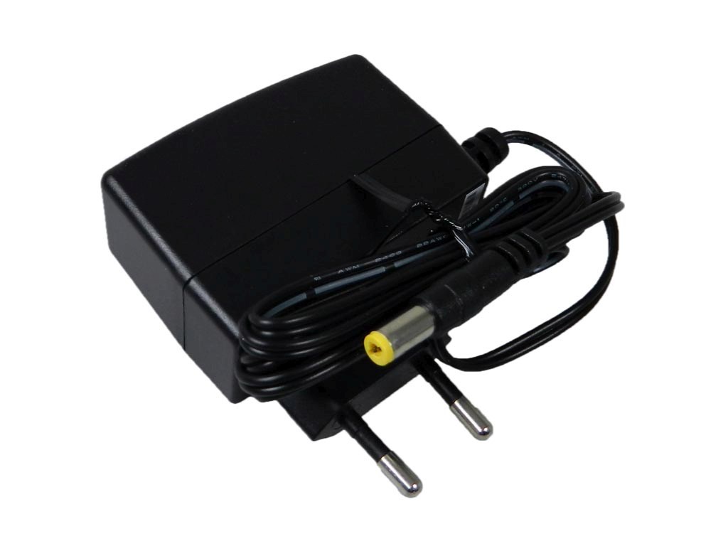 Napaječ univerzální impulzní univerzální 6V / 2A  konektor 5.5x2.1mm