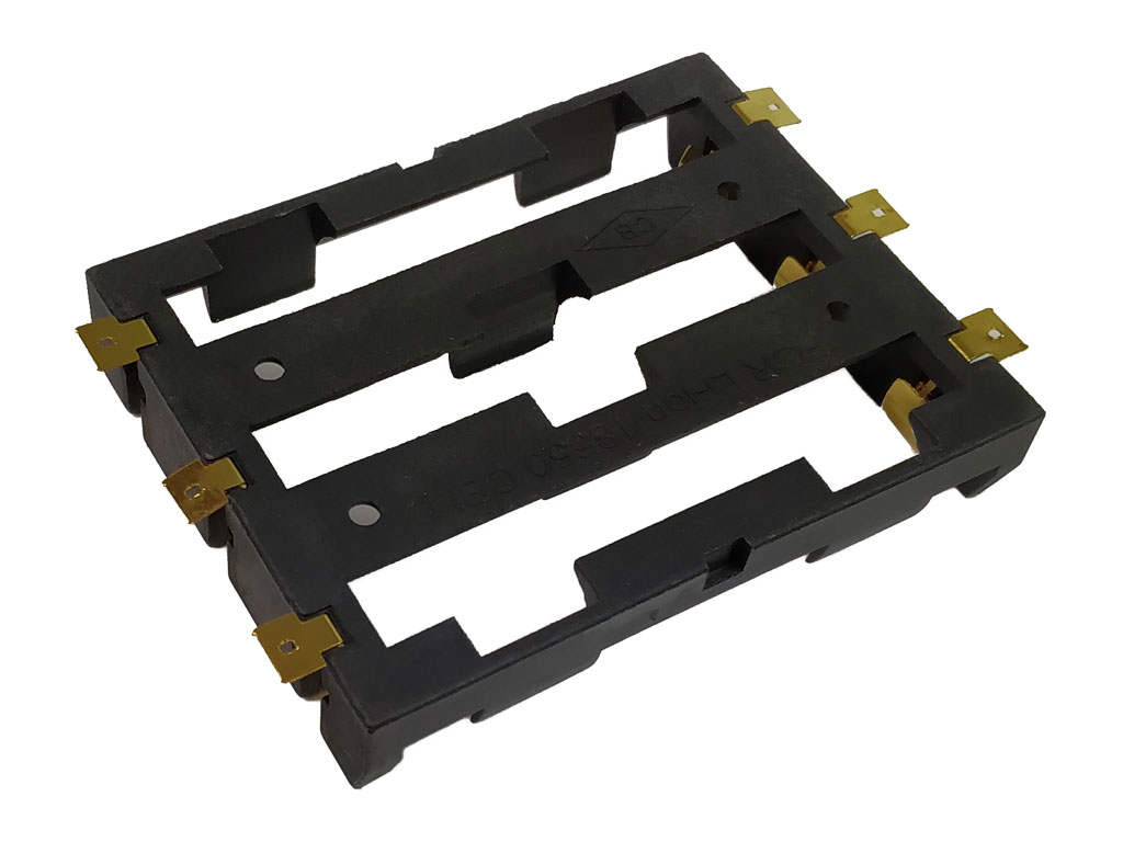 Pouzdro na baterie 3x 18650 vedle sebe samosatné SMD pozlacené vývody, pájecí očka