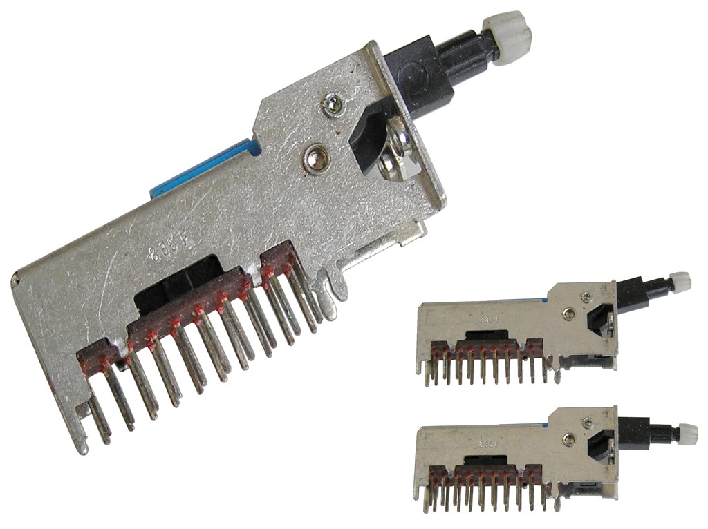 Přepínač radiomagnetofonu dvoupolohový 6 sekcí, 2 x 10 pin, výrobce ALPSs