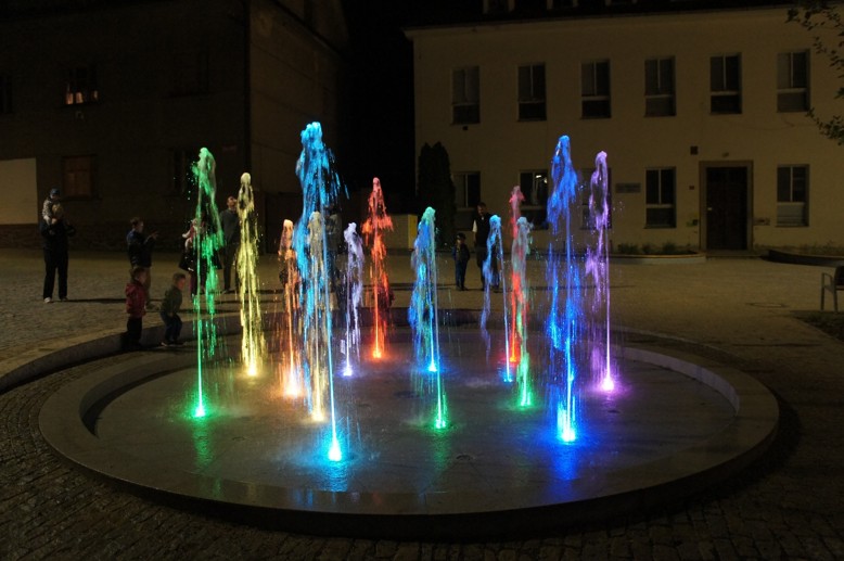 Světlo LED RISE nerez 9*1W, RGB-DMX, na noze, 30degree, 24V DC