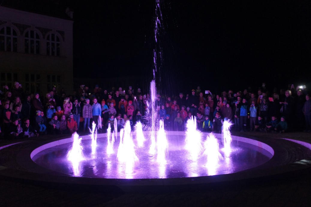 Světlo LED RISE nerez 9*1W, RGB-DMX, na noze, 30degree, 24V DC