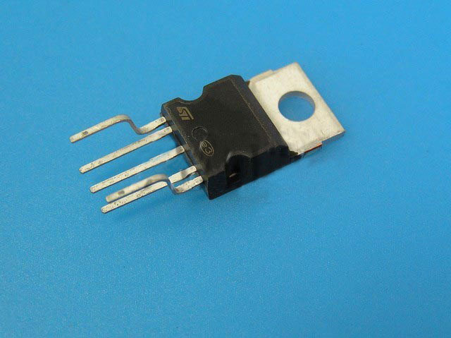 VIPer20     ST   - TO220