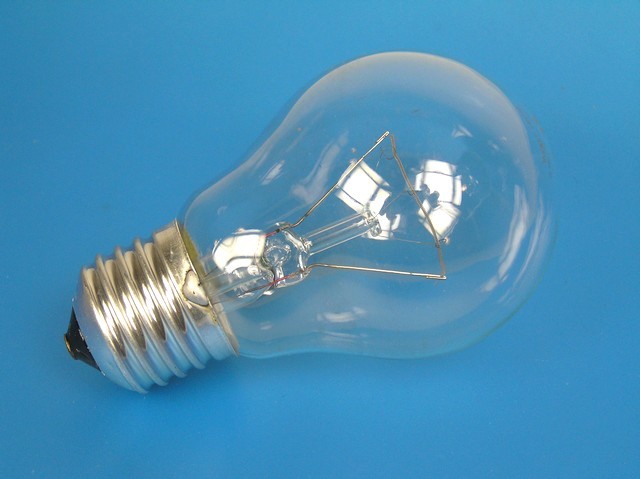 Žárovka E27  60W / 230V - průmyslové použití ( klasická žárovka tak jak jí léta známe ) 