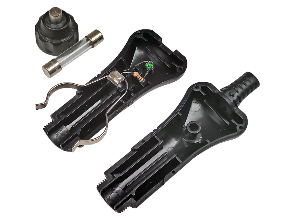 Zástrčka do autozásuvky cigaretového zapalovače 12V - samostatný konektor 8A